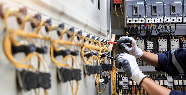 Professional Electrician technician working in Eldora, IA